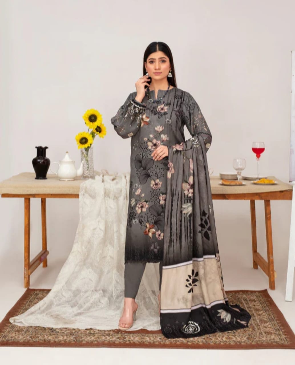 Elegant Embroidered Lawn Suit – Grey with Floral